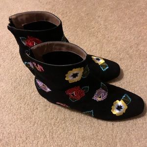Betsy Johnson Twiggy Booties..Comfortable!!